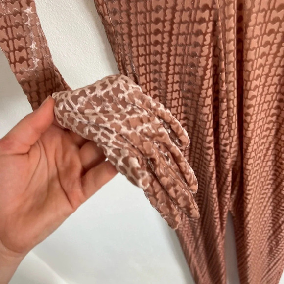 Skims Stirrup Velvet Catsuit, size S - Picture 7 of 8